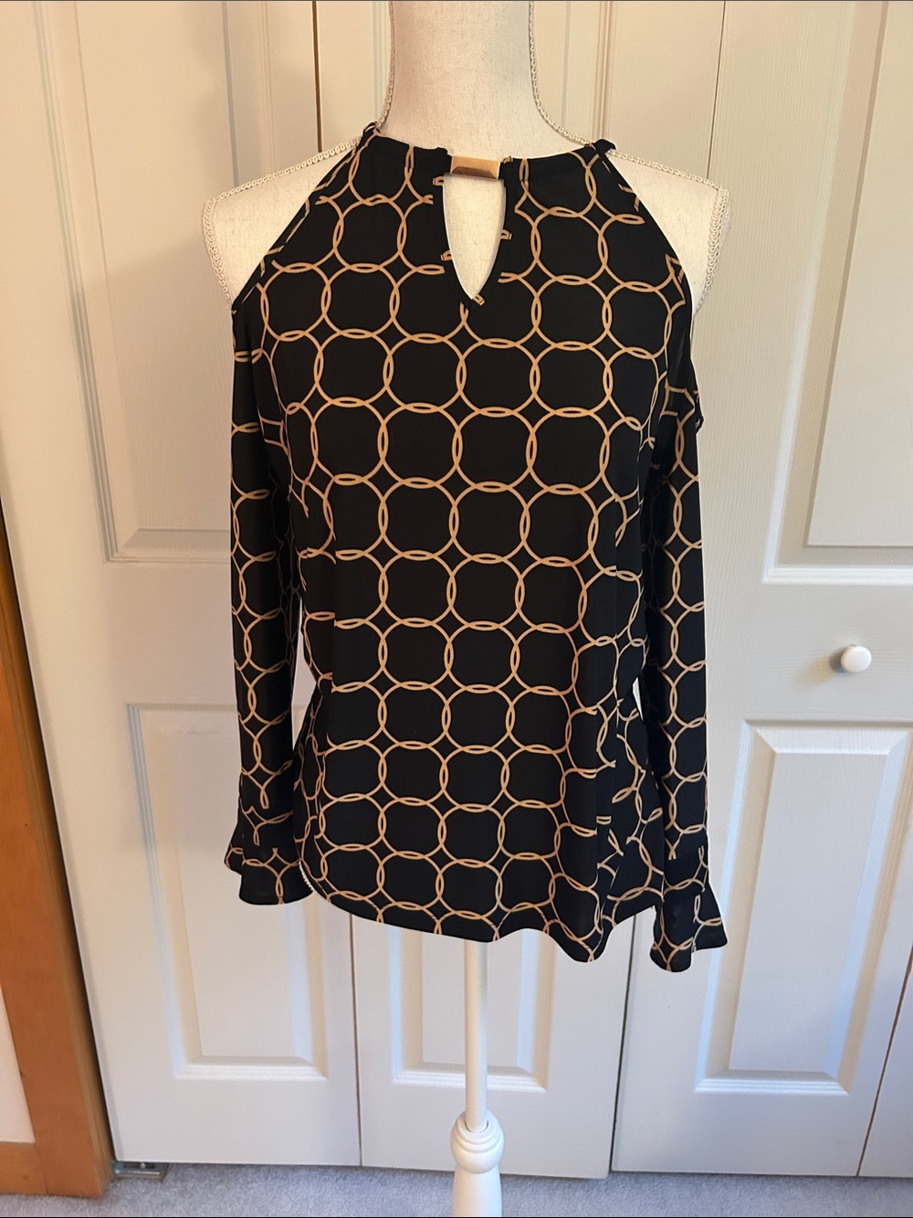 Women's Black & Tan Geometric Cold-Shoulder Top Like New!!